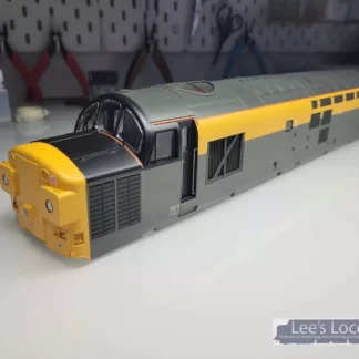 Heljan O gauge dutch liveried class 37 body