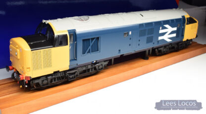 HJ3731 Heljan O gauge class 37 large logo livery centre headcode - Image 2