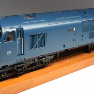 HJ3730 Heljan O gauge BR blue class 37 centre headcode box