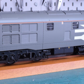 Heljan 3124 class 31 locomotive Railfreight red stripe livery